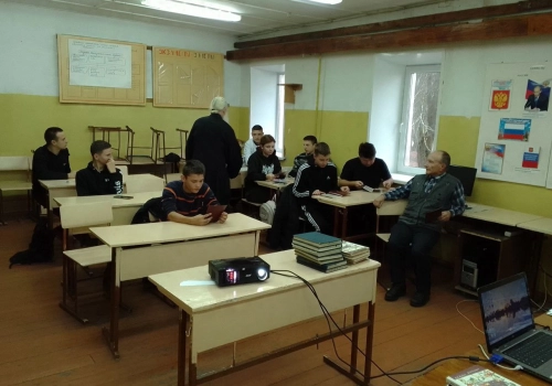Состоялась встреча благочинного Сычевского округа с учащимися политехнического техникума.