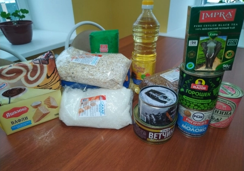 Гуманитарным Центром Вяземской епархии было организовано формирование продуктовых наборов.