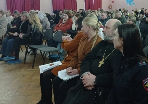 В Вяземском районе началось проведение родительских собраний по выбору модуля ОРКиСЭ