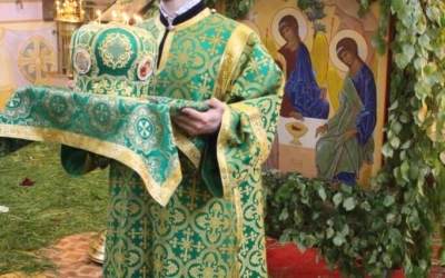 служение Епископа Сергия в праздник Святой Троицы