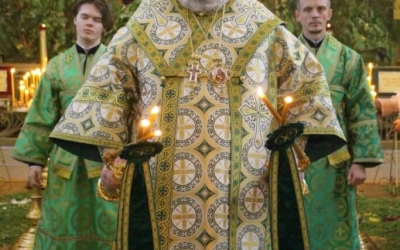 служение Епископа Сергия в праздник Святой Троицы