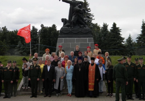 В город Вязьма прибыла частица Вечного огня с мемориала 