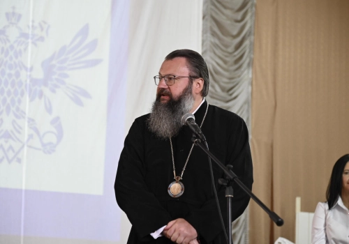 Митрополит Исидор принял участие в торжественном мероприятии, посвященном Дню российской почты