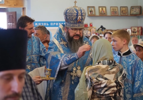 Митрополит Исидор совершил Божественную литургию в Казанском храме города Рудни