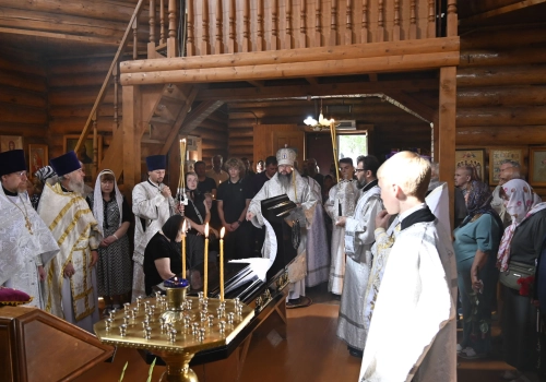 Архипастырь возглавил Божественную литургию в храме в честь святого мученика Меркурия Смоленского