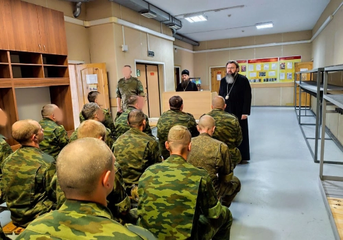 Митрополит Исидор встретился с военнослужащими железнодорожной бригады