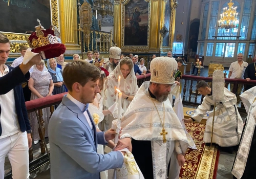 Митрополит Исидор совершил Таинство Венчания студента СПДС Михаила Клюева