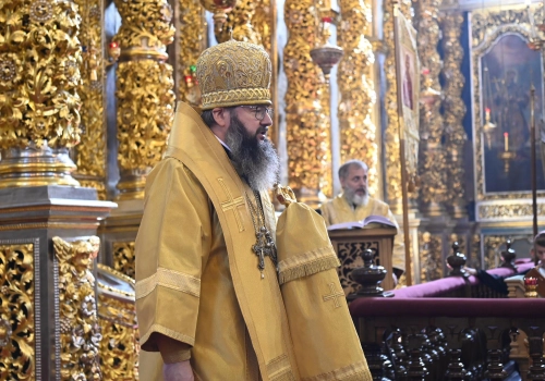 Митрополит Исидор совершил Божественную литургию в Успенском соборе в Неделю 11-ю по Пятидесятнице