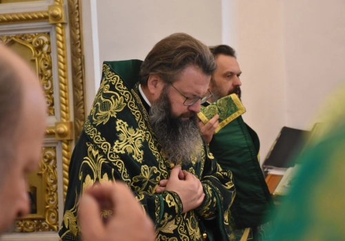 В день памяти прп. Аркадия Вяземского и Новоторжского митрополит Исидор возглавил Литургию в Свято-Троицком соборе г. Вязьма