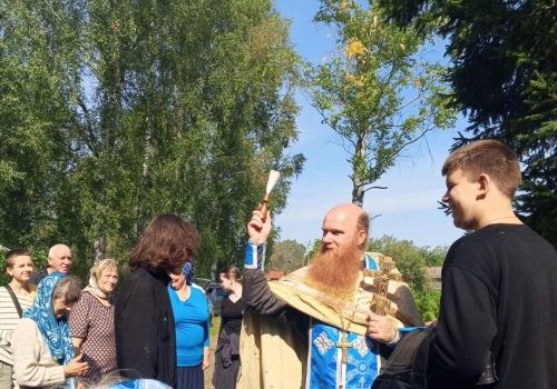 Крестный ход к источнику Феодоровской иконы Божией Матери деревни Казулино