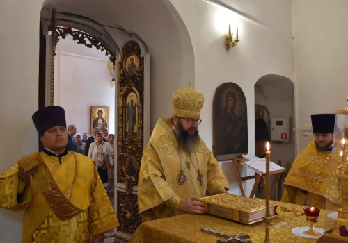 Божественная литургия архиерейским чином в день памяти со дня блаженной кончины игумена Никона (Воробьёва)