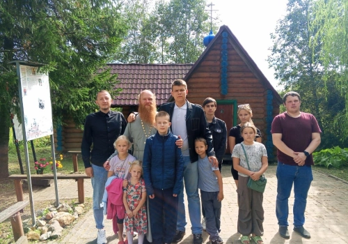 Верующие облагородили святой источник в дер. Казулино