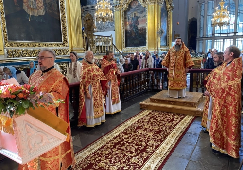 В день Усекновения главы Пророка, Предтечи и Крестителя Господня Иоанна митрополит Исидор возглавил Божественную литургию в Успенском соборе