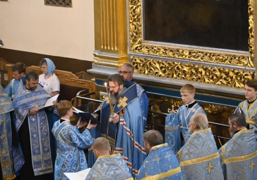 Богослужение с чтением акафиста Пресвятой Богородице перед Смоленской иконой Божией Матери 