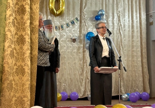 Представители Вяземской епархии поздравили с 70-лтним юбилеем сотрудников и проживающих СОГБУ « Вяземский ДИПИ»