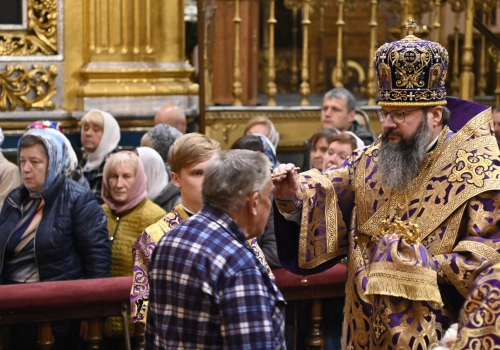Накануне Воздвижения Креста Господня архипастырь совершил всенощное бдение