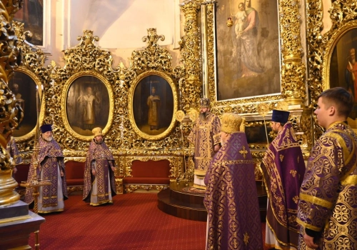Божественная литургия в праздник Воздвижения Честного и Животворящего Креста Господня
