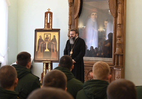 Встреча митрополита Исидора с курсантами после Литургии в Неделю 16-ю по Пятидесятнице