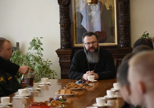 Встреча митрополита Исидора с курсантами после Литургии в Неделю 17-ю по Пятидесятнице