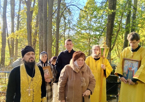 В Угранском округе почтили память протоиерея Дмитрия Смирнова