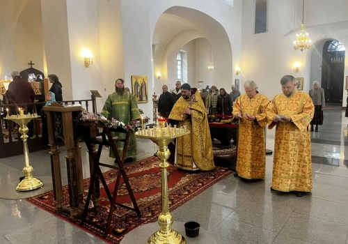 Божественная литургия в день памяти прп. Сергия Радонежского в г. Гагарин
