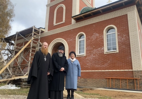 Архипастырь посетил строящийся храм в честь Архангела Михаила в городе Сафоново