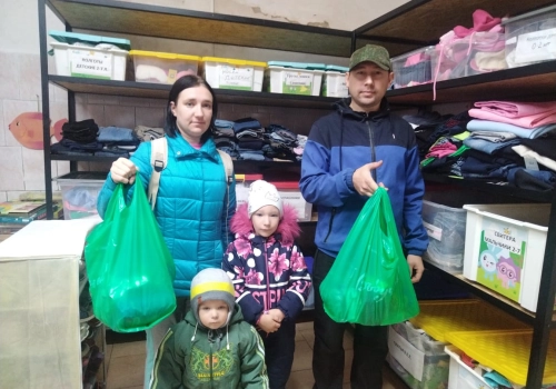 В Вяземской епархии была организована раздача продуктовых наборов в ходе акции «Корзина доброты»