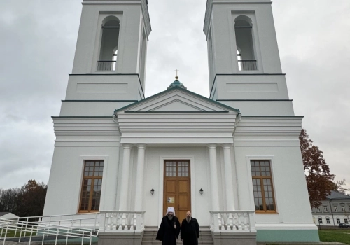 Митрополит Смоленский и Дорогобужский Исидор посетил Троицкий храм села Дугино