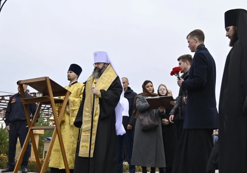В храме святого благоверного великого князя Александра Невского Глава Смоленской митрополии совершил Благодарственный молебен