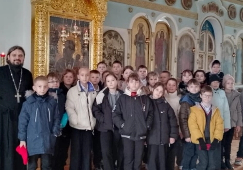 Учащиеся МБОУ СОШ № 1 посетили Свято-Троицкий кафедральный собор