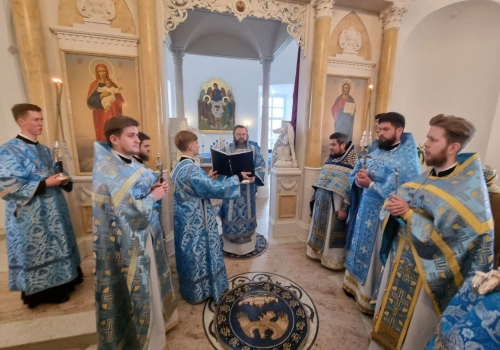 Митрополит Исидор совершил Божественную литургию в храме в честь Казанской иконы Божией Матери в деревне Рай