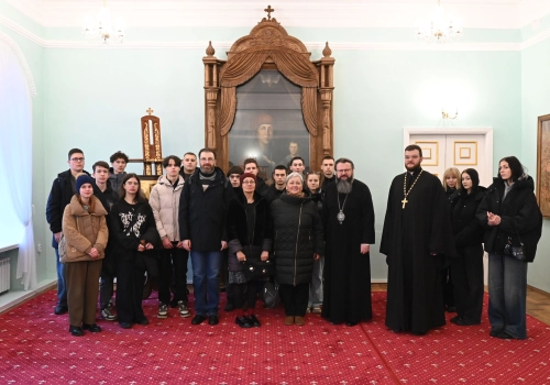 Митрополит Исидор встретился с обучающимися старших классов общеобразовательных школ г. Смоленска