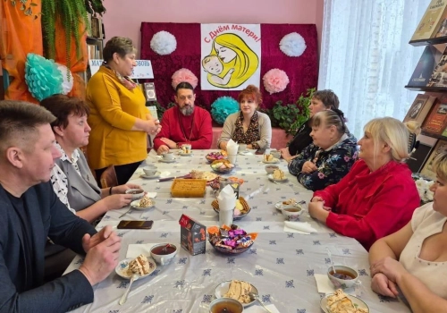 Выездная встреча в Холм-Жирковском округе в преддверие Дня матери