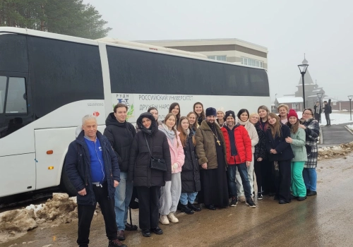 Встреча со студентами РУДН в монастыре на истоке Днепра