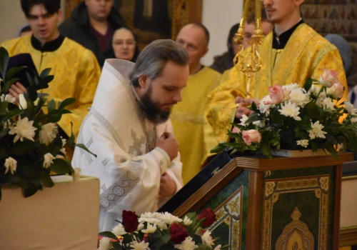 Епископ Вяземский и Гагаринский Алексий совершил Божественную литургию в Свято-Троицком кафедральном соборе г. Вязьмы