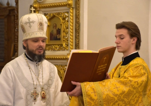 Преосвященнейший Владыка Алексий совершил Божественную литургию в Неделю 27-ю по Пятидесятнице