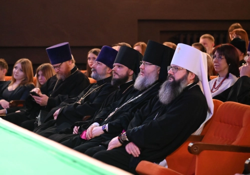 В Смоленском камерном театре состоялось Пленарное заседание XI региональных Рождественских образовательных чтений Смоленской области