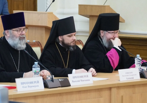 Епископ Вяземский и Гагаринский Алексий принял участие в Рождественской Парламентской встрече