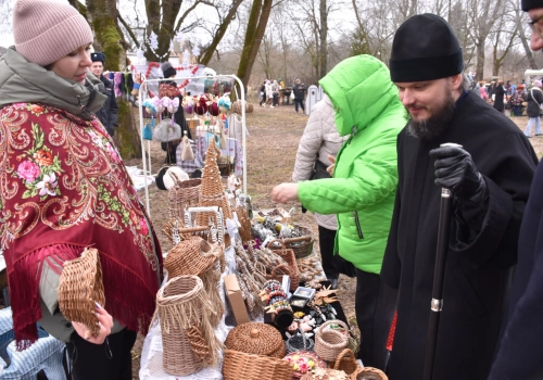 Епископ Алексий принял участие в фестивале «День вяземского пряничника»