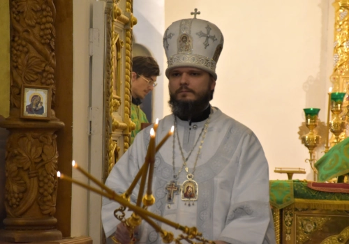В день памяти Аркадия Вяземского, Новоторжского, епископ Вяземский и Гагаринский Алексий совершил Божественную литургию