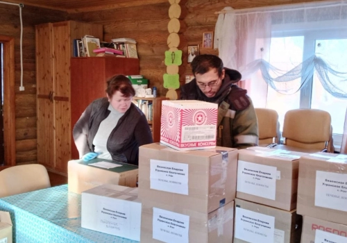 В Угре завершили сбор рождественских подарков для воинов