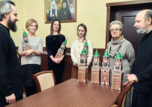 Сотрудники Вяземской епархии поздравили архипастыря с наступающими праздниками Новолетия и Рождества Христова