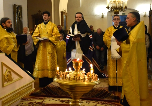 Преосвященнейший Алексий, епископ Вяземский и Гагаринский, совершил молебен в канун Нового Года