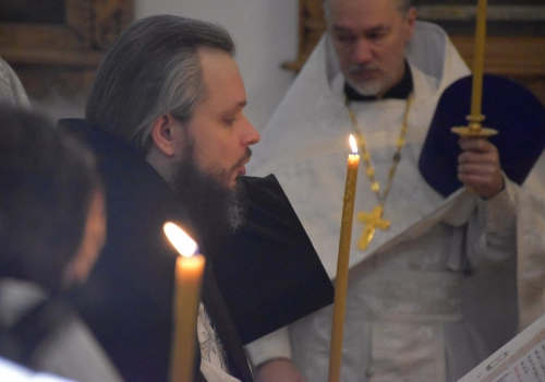 В Рождественский сочельник епископ Алексий совершил Литургию в Свято-Троицком кафедральном соборе г. Вязьмы