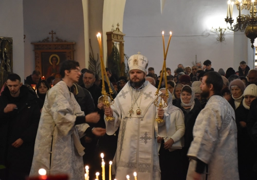 В праздник Рождества Христова епископ Алексий совершил Божественную литургию в Свято-Троицком кафедральном соборе г. Вязьмы