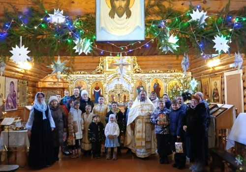 В селе Тёмкино состоялась детская Рождественская литургия