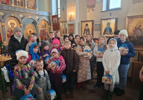 Божественная литургия и праздник для детей в храме с. Токарево