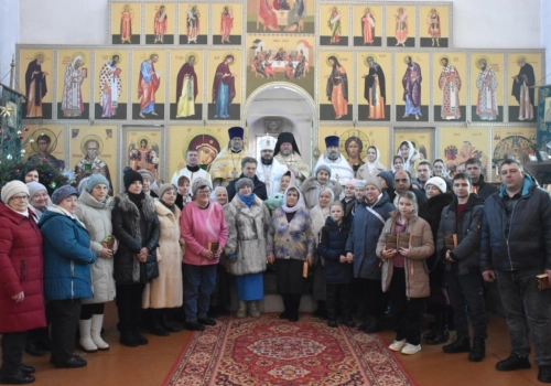 Епископ Вяземский и Гагаринский Алексий совершил богослужение в храме в честь Рождества Христова г. Вязьмы