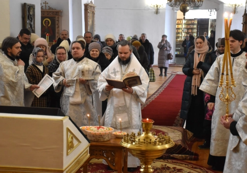 В навечерие Богоявления епископ Алексий возглавил богослужение в Свято-Троицком кафедральном соборе г. Вязьмы