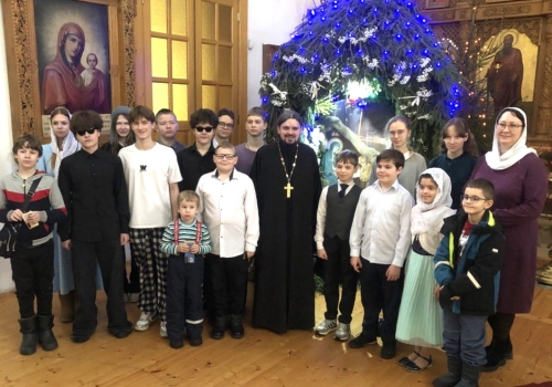 В воскресной школе при Свято-Троицком кафедральном соборе г. Вязьмы состоялся Рождественский детский утренник